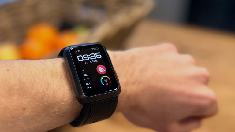 Die Huawei Watch D ist die erste Smartwatch mit Blutdruckmessung.