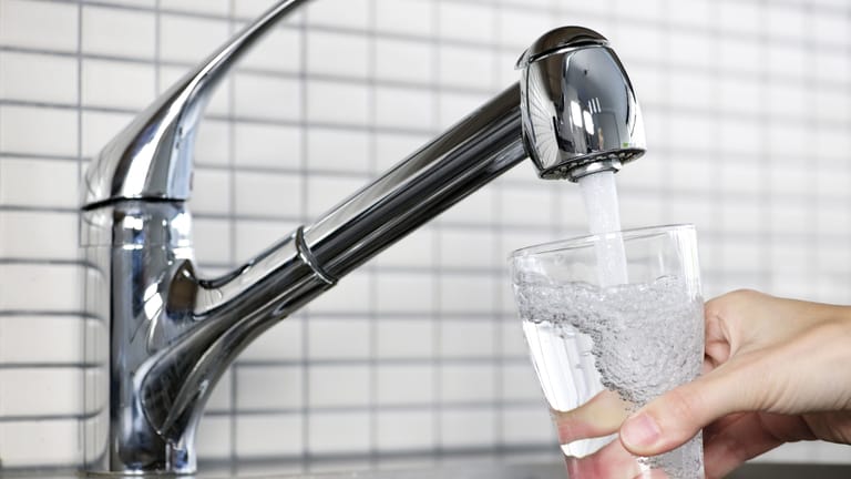 Direkt aus der Leitung: Trinkwasser bietet einige Vorteile.