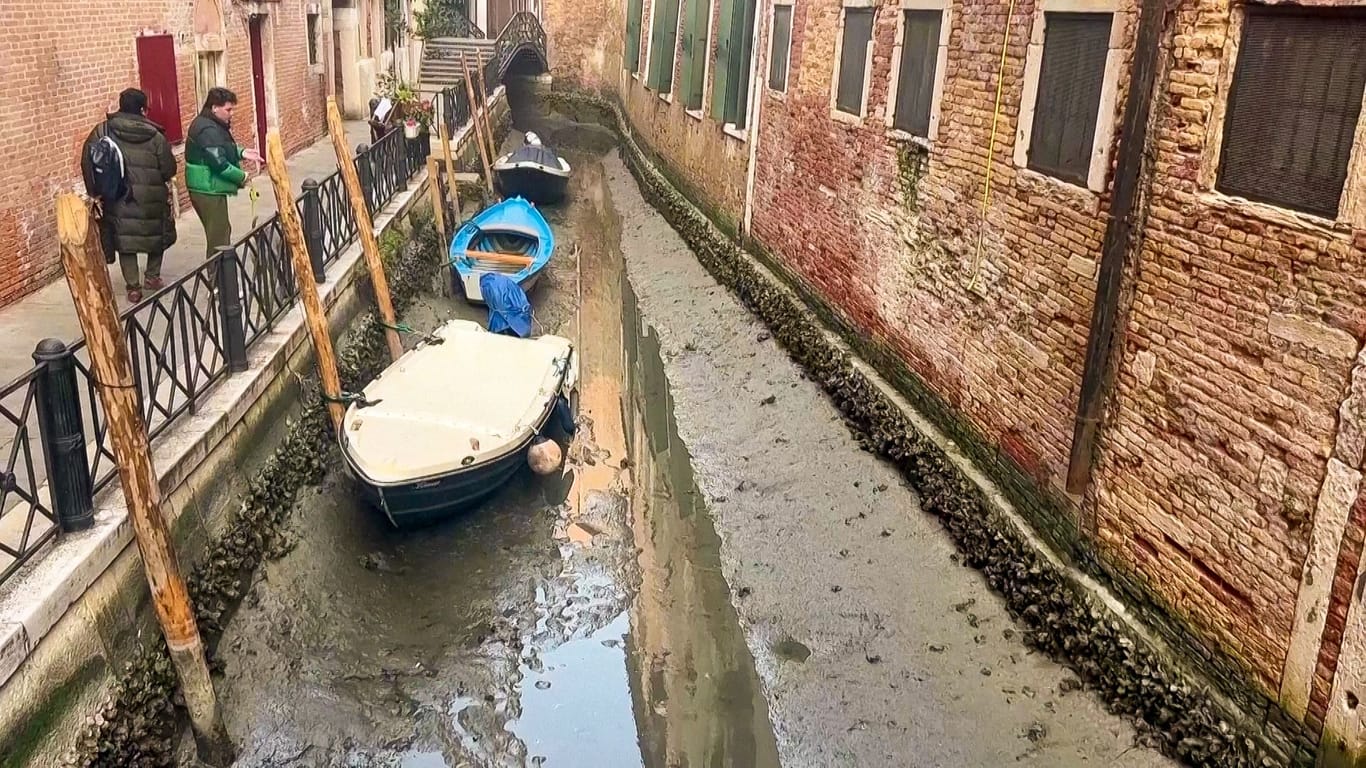 In Venedig sind viele Kanäle fast ausgetrocknet