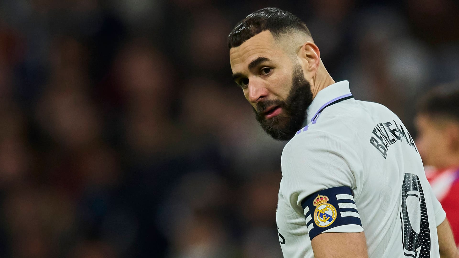 Karim Benzema: Der Real-Star und seine Teamkollegen werden nicht bei der Fifa-Gala anwesend sein. Karim Benzema: Der Real-Star und seine Teamkollegen werden nicht bei der Fifa-Gala anwesend sein.