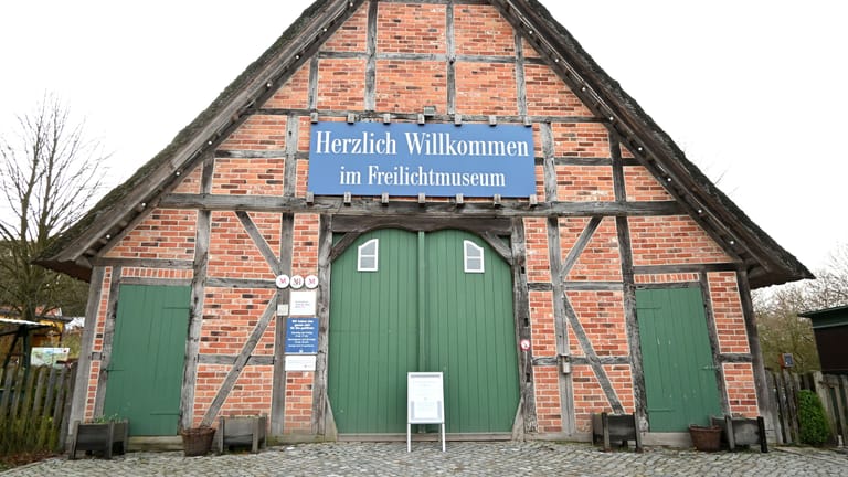 Das Freilichtmuseum am Kiekeberg: Das Veterinäramt hat die Einrichtung vorerst geschlossen.