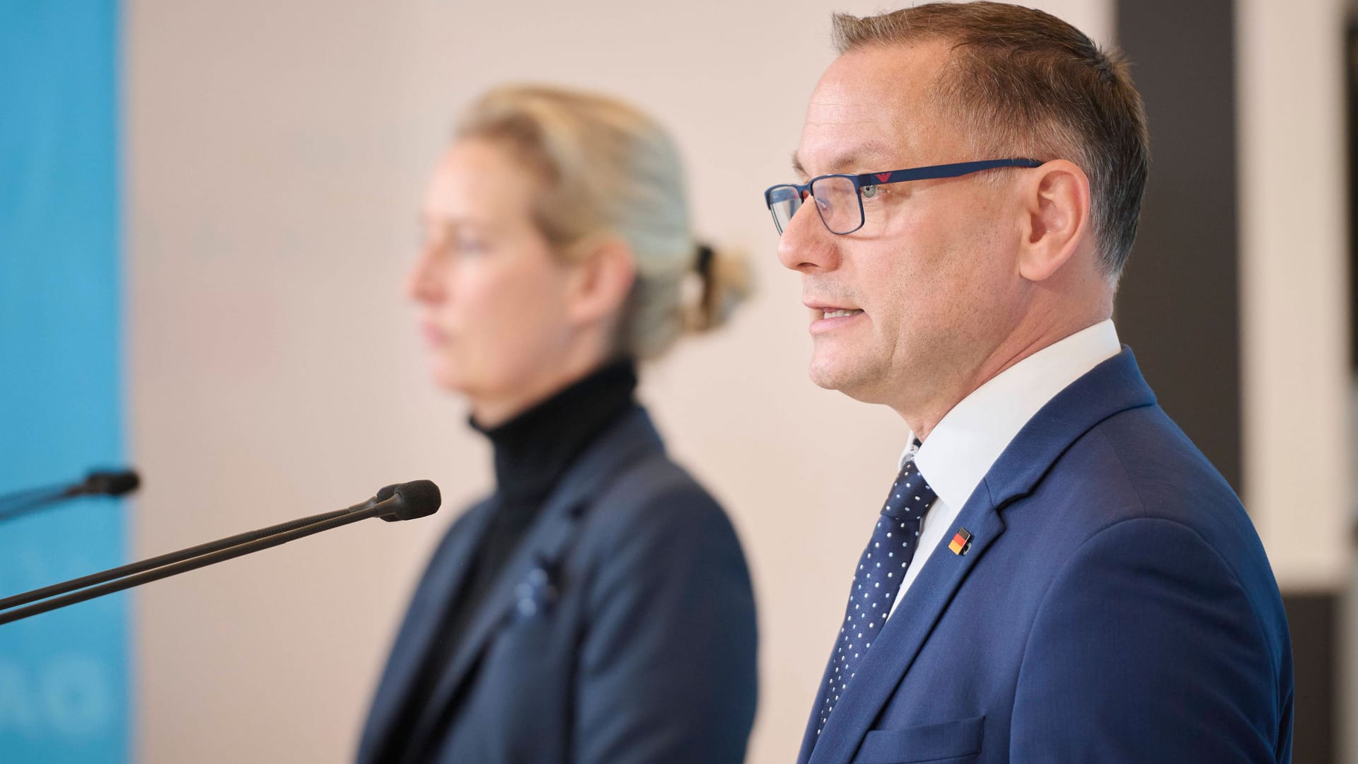 Tino Chrupalla und Alice Weidel: Gegen die Radikalen in ihrer Partei gehen sie kaum vor.