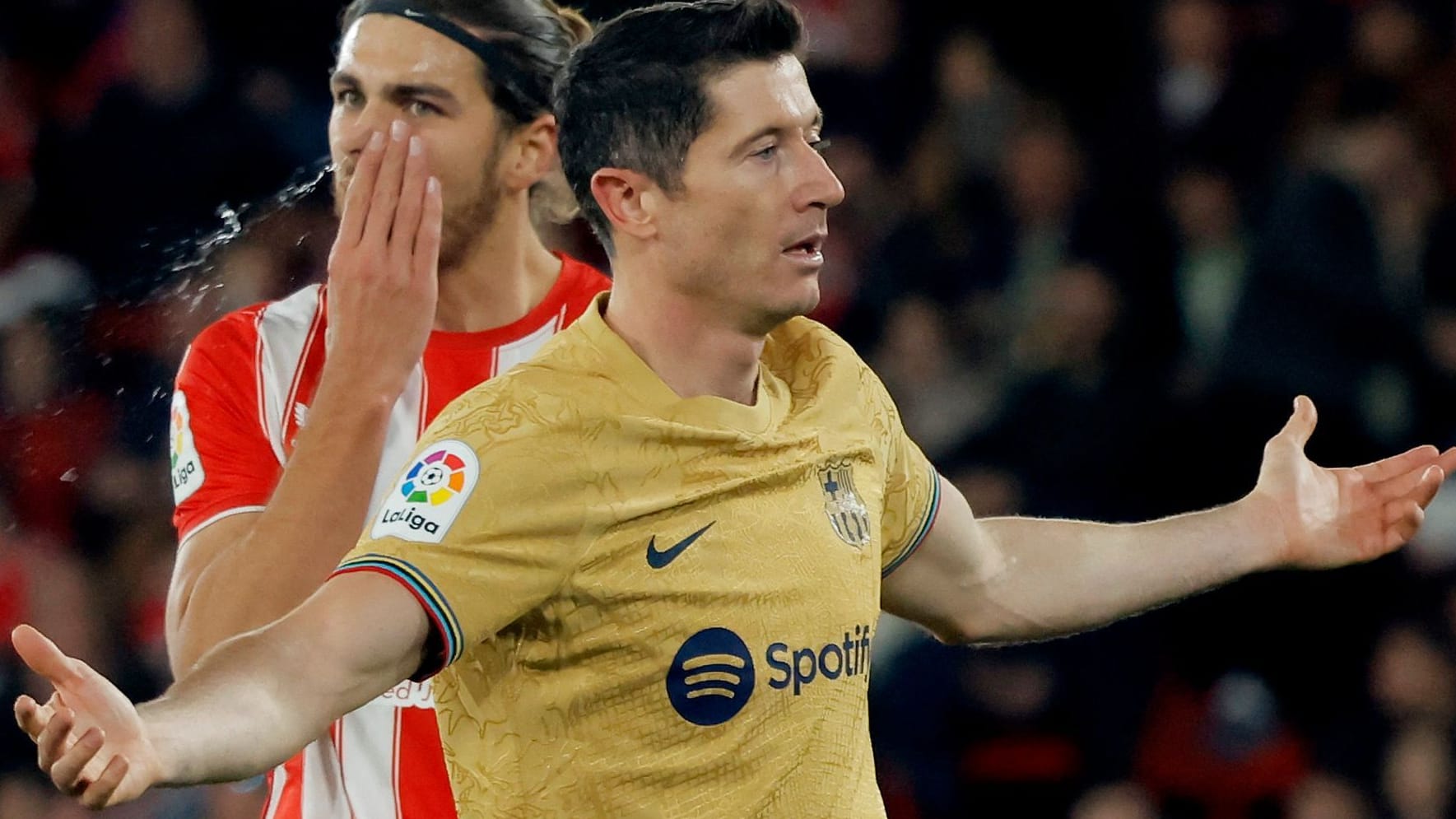 Frustriert: Barcelonas Robert Lewandowski im Spiel gegen Almeria.