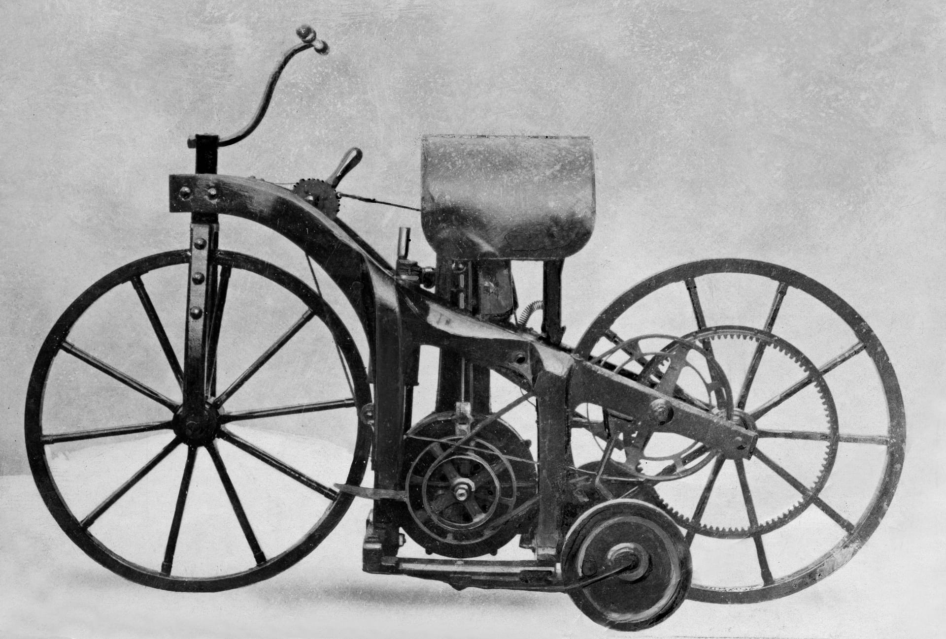 1885: Das erste Motorrad der Welt