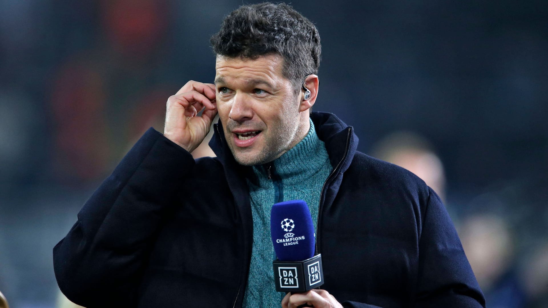 Michael Ballack am Rande des Champions-League-Spiels zwischen Dortmund und Chelsea: Der Ex-Nationalspieler ist regelmäßig Experte bei DAZN.