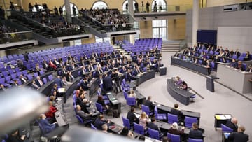 Plenarsaal des Bundestags: Ganz rechts sitzt seit 2017 die AfD.