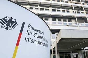 Das Bundesamt für Sicherheit in der Informationstechnik (BSI) in Bonn: Der genaue Termin für Plattners Wechsel noch nicht fest.