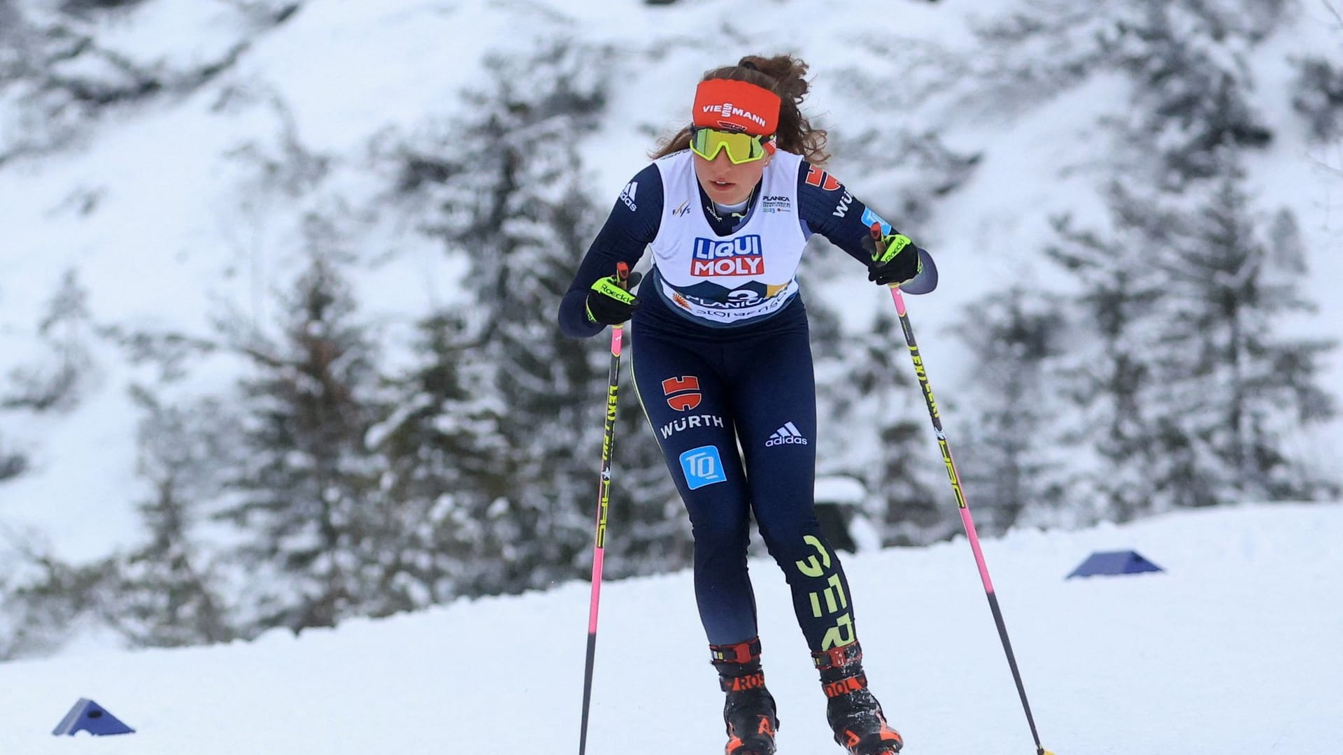 Nathalie Armbruster: Bei der Nordischen Ski-WM durfte sie die nächste Medaille feiern.