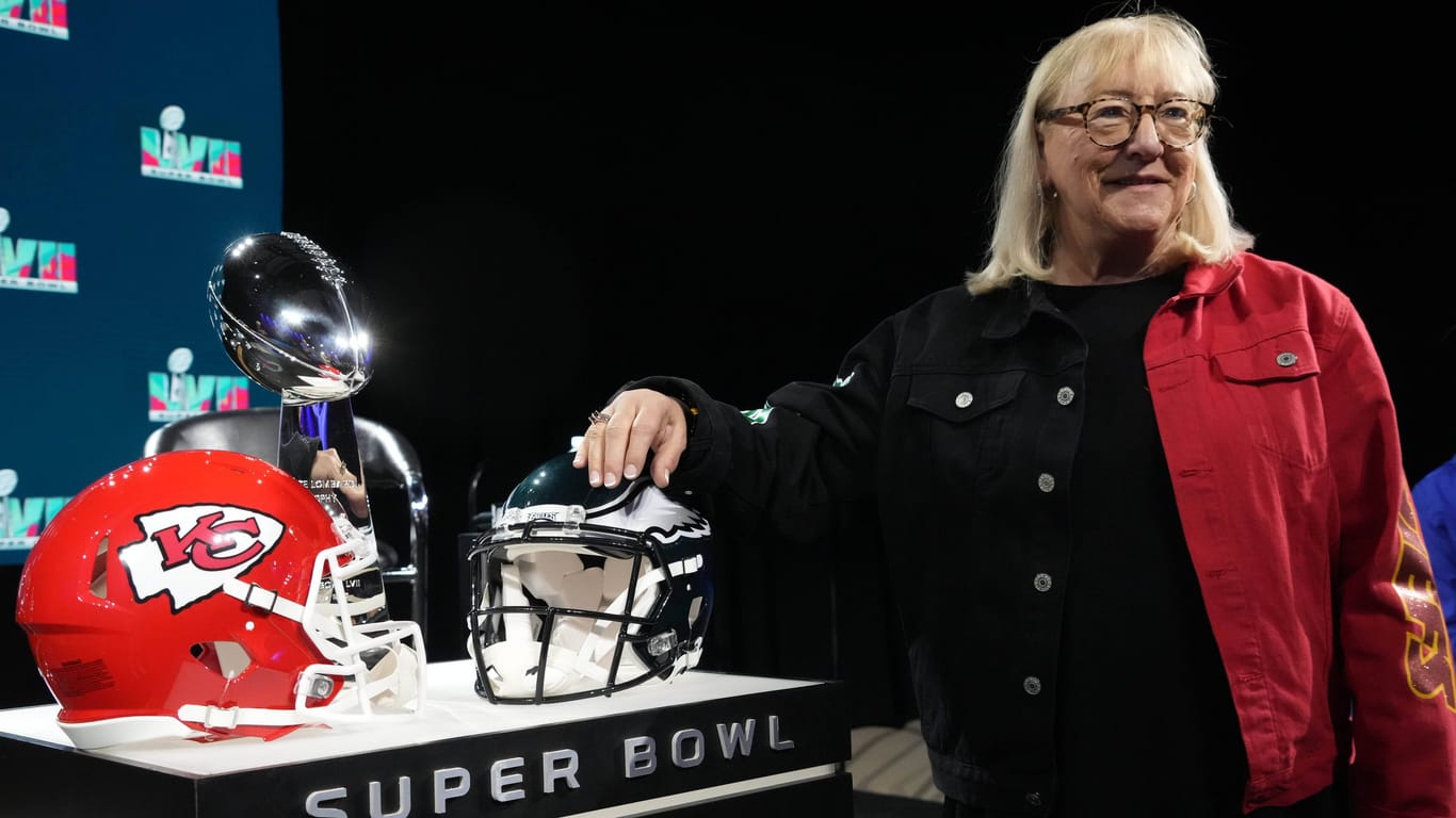 Stolz: Donna Kelce kann im Super Bowl für beide Teams jubeln.