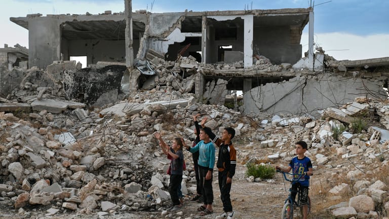 Zerstörtes Gebäude in der Region Idlib in Syrien: Die von Rebellen kontrollierte Region ist eines der am schwersten vom Erdbeben betroffenen Gebiete in dem Land.