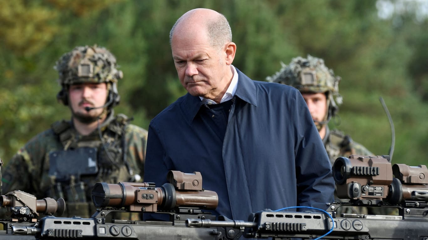 Olaf Scholz bei der Bundeswehr: Die deutschen Streitkräfte müssen dringend refomiert werden.