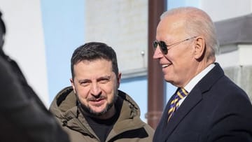 Selenskyj und Biden am Montagvormittag in Kiew.