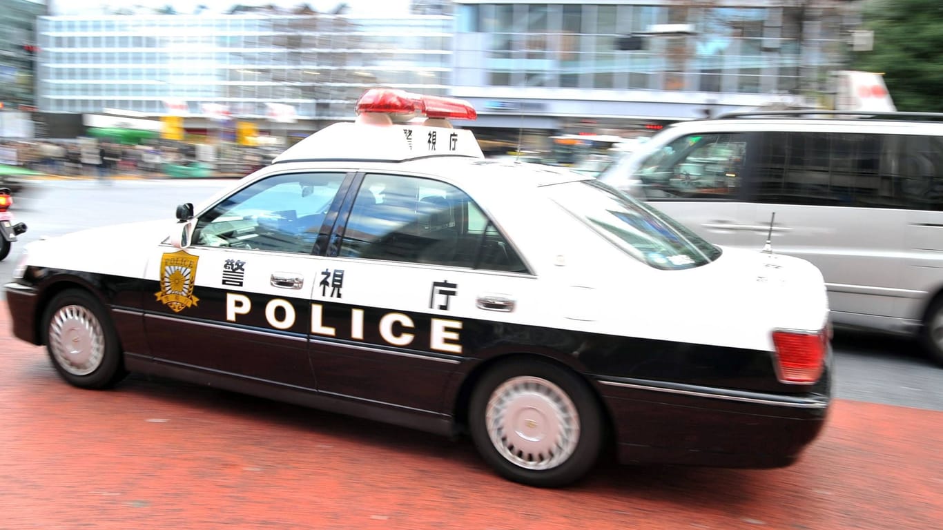 Polizeiauto in Japan (Symbolbild): Das Metropolitan Police Department in Tokio verhaftete einen Mann wegen des Verdachts auf versuchten gewaltsamen Geschlechtsverkehr.