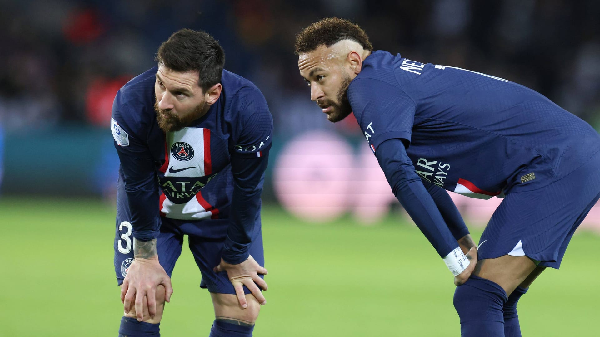 Lionel Messi (l.) und Neymar Jr.: Deutsche Fußballfans können die beiden Ausnahmekönner von PSG bald noch häufiger in Aktion sehen. Lionel Messi (l.) und Neymar Jr.: Deutsche Fußballfans können die beiden Ausnahmekönner von PSG bald noch häufiger in Aktion sehen.