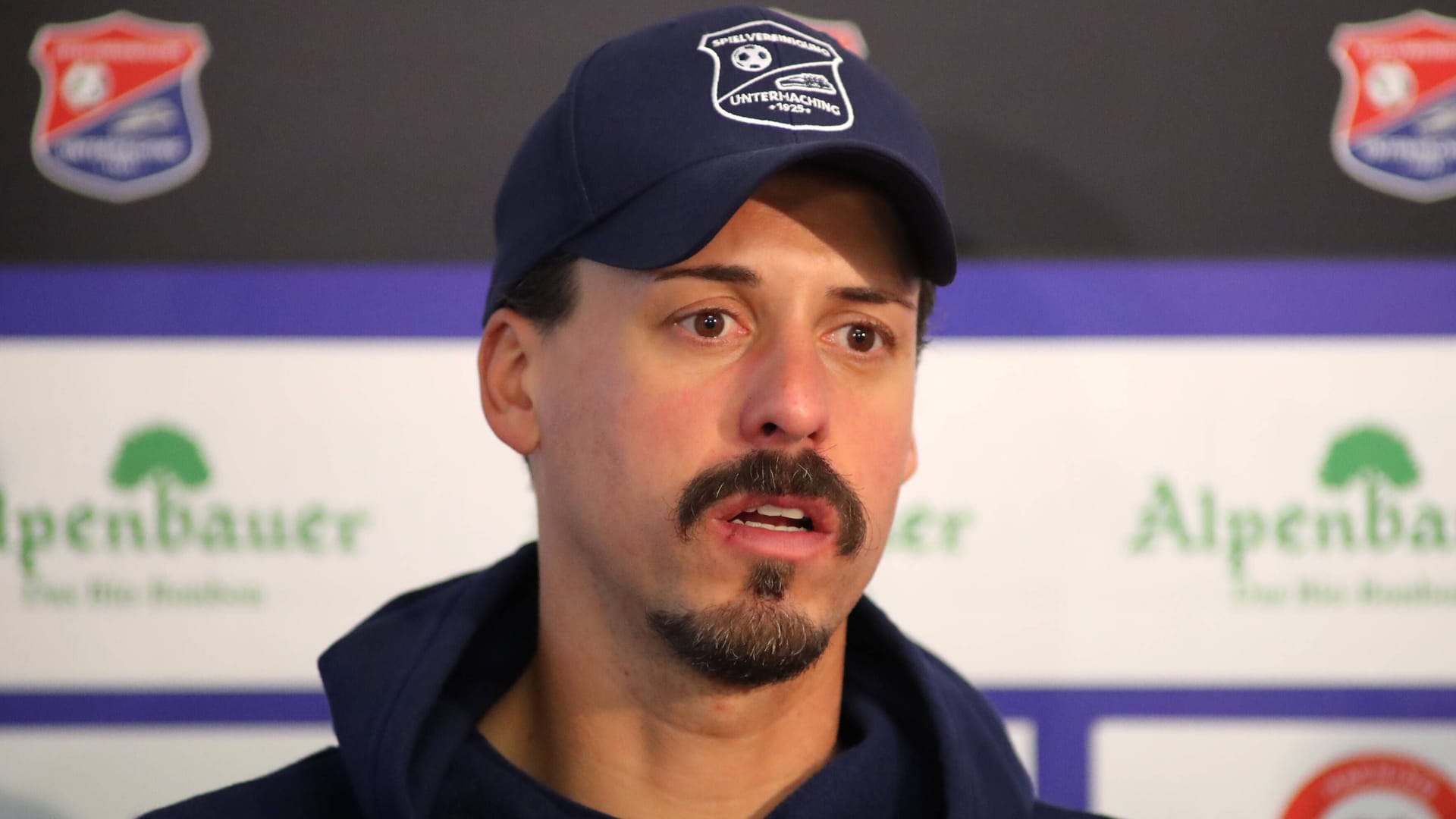Sandro Wagner: Der Ex-Nationalspieler trainiert seit 2021 die SpVgg Unterhaching. Sandro Wagner: Der Ex-Nationalspieler trainiert seit 2021 die SpVgg Unterhaching.