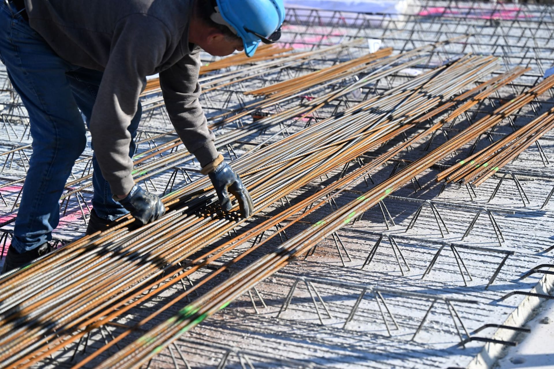 Eine Baustelle in Stuttgart (Archiv): Die Baukonjunktur dürfte angesichts gestiegener Zins- und Materialkosten weiter abkühlen. Eine Baustelle in Stuttgart (Archiv): Die Baukonjunktur dürfte angesichts gestiegener Zins- und Materialkosten weiter abkühlen.