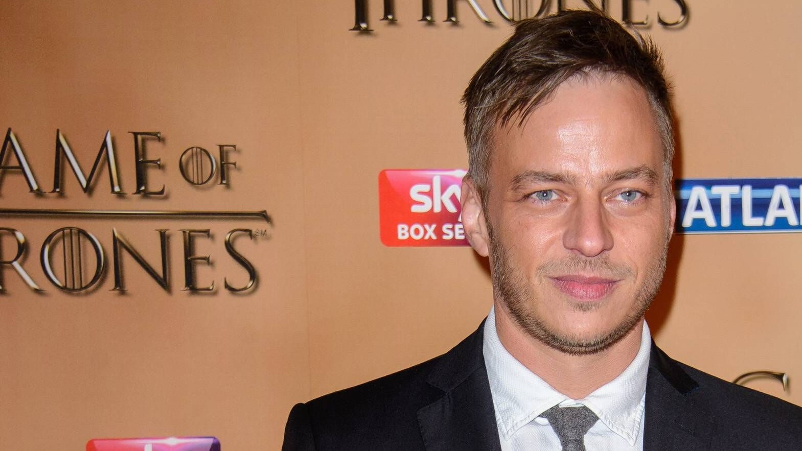 Tom Wlaschiha: Der Schauspieler hat bisher "House of the Dragon" nicht geschaut, obwohl er in der Originalserie "Game of Thrones" eine Rolle übernommen hatte.