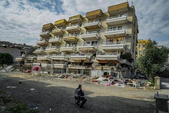 Trümmer im türkischen Hatay: Ein neues Beben ließ weitere Häuser einstürzen.