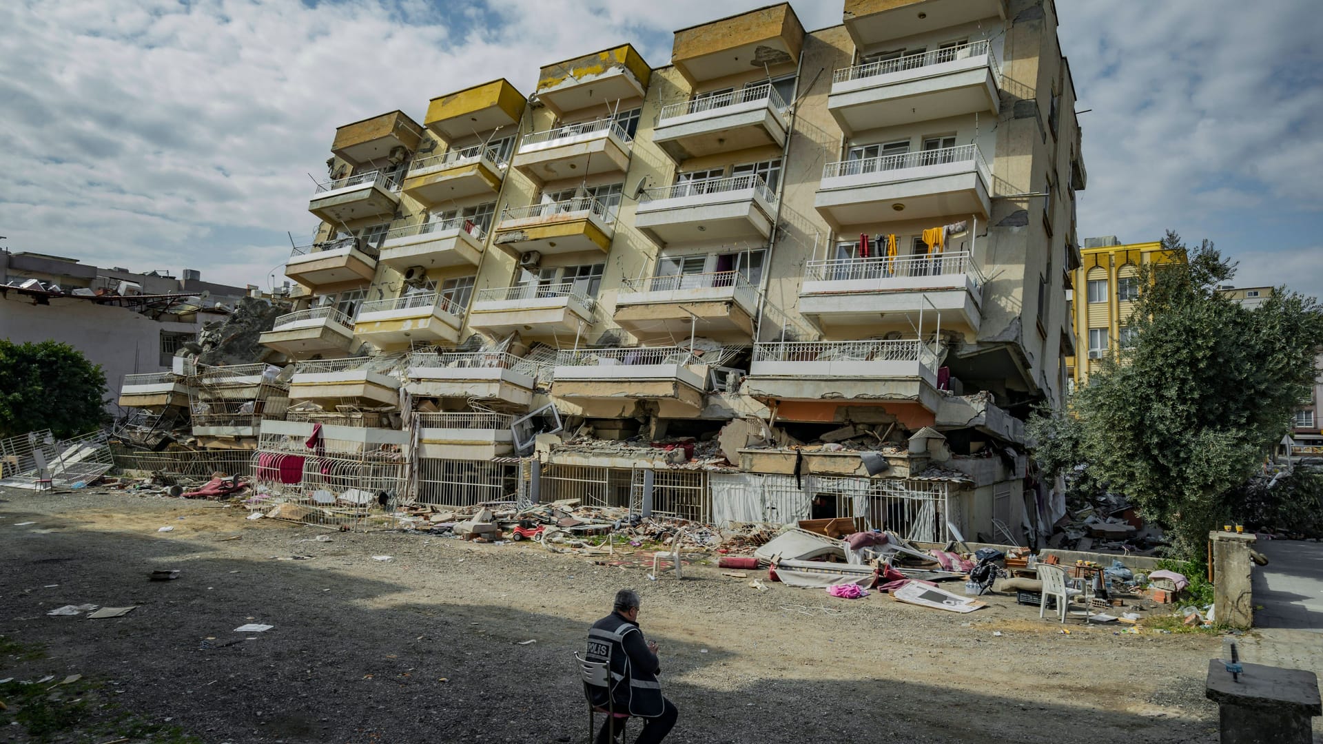 Trümmer im türkischen Hatay: Ein neues Beben ließ weitere Häuser einstürzen.