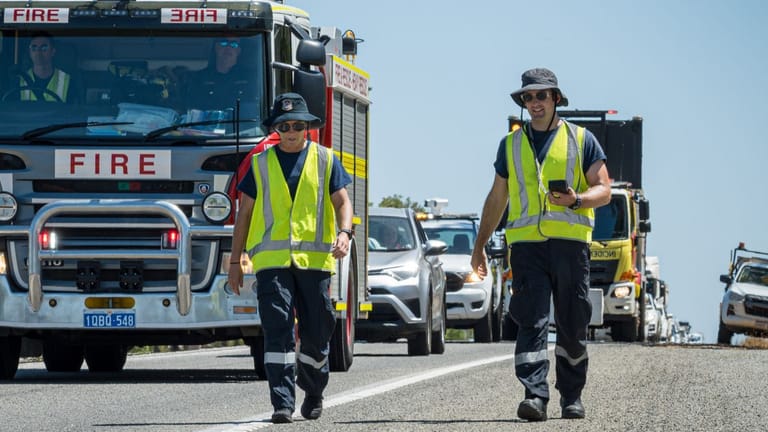 Einsatzgruppe in Australien: Seit sechs Tagen suchten mehrere Teams die 1.400 Kilometer lange Strecke zwischen Perth und Newman nach der Kapsel ab.