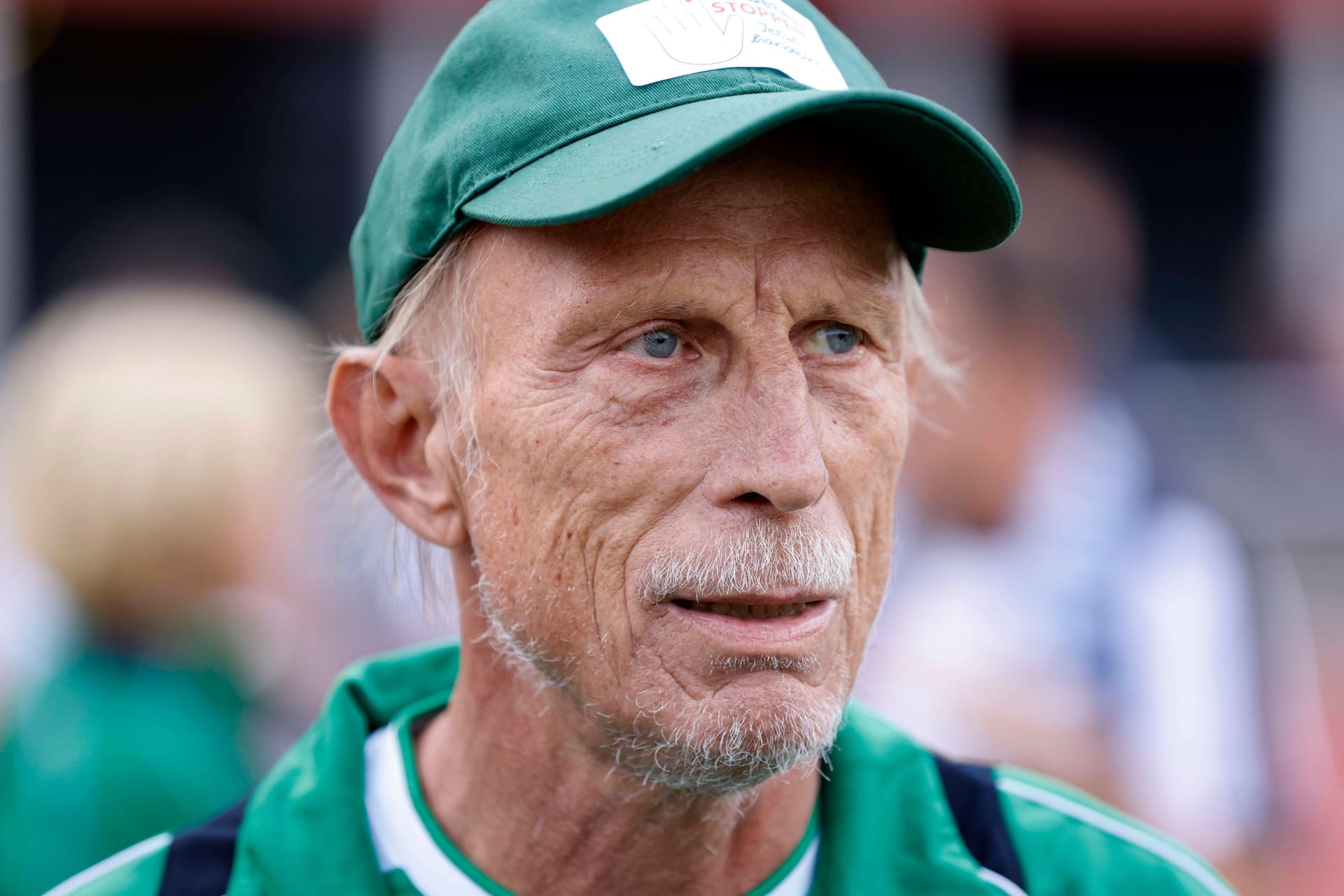 Christoph Daum: Der ehemalige Bundesliga-Trainer ist an Lungenkrebs erkrankt.