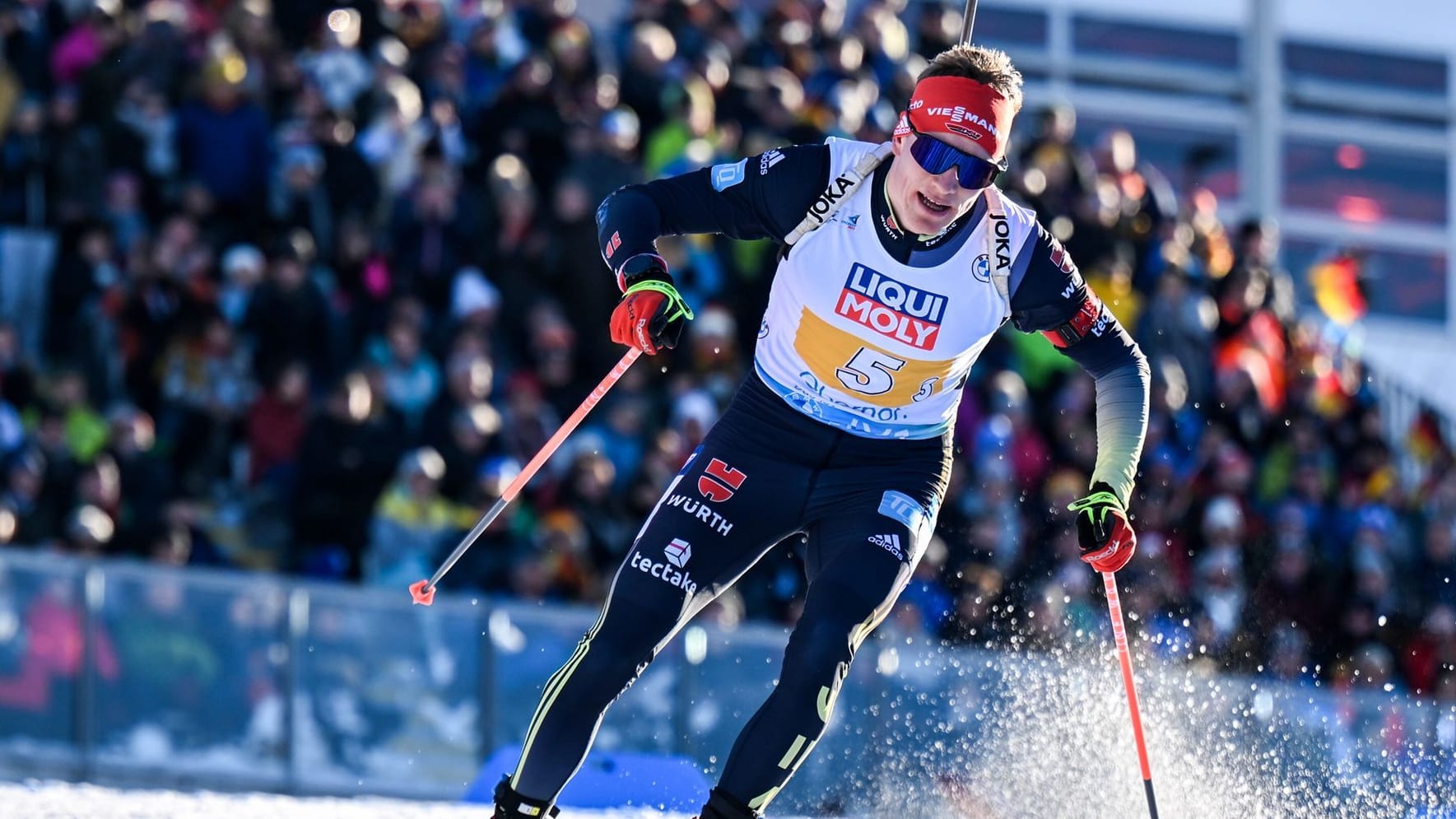 Benedikt Doll: Der beste deutsche Biathlet patzte in der Mixed-Staffel.