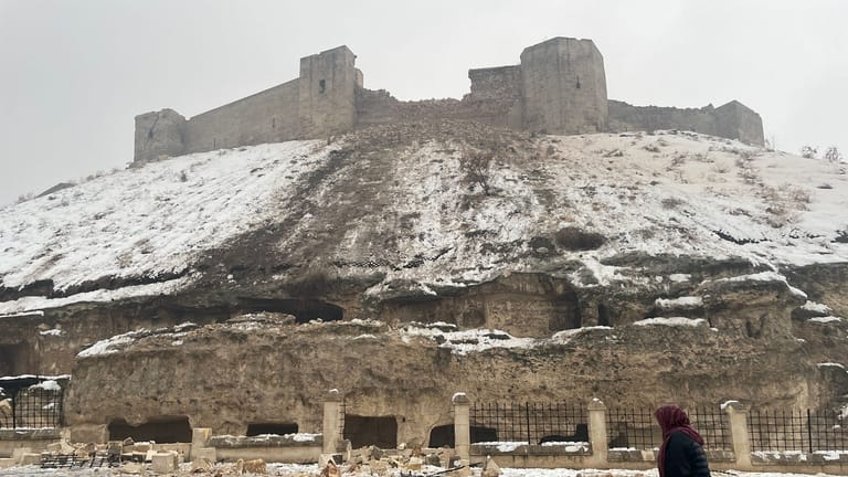 Gaziantep: Die mehr als 2000 Jahre alte Zitadelle der Stadt wurde durch das Erdbeben weitestgehend zerstört.