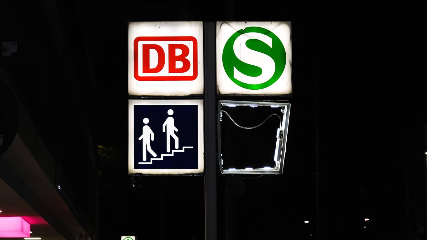 Eine S-Bahn-Haltestelle in München (Symbilbild): Wegen einer Schlägerei wurde die Stammstrecke am Freitagabend gesperrt.
