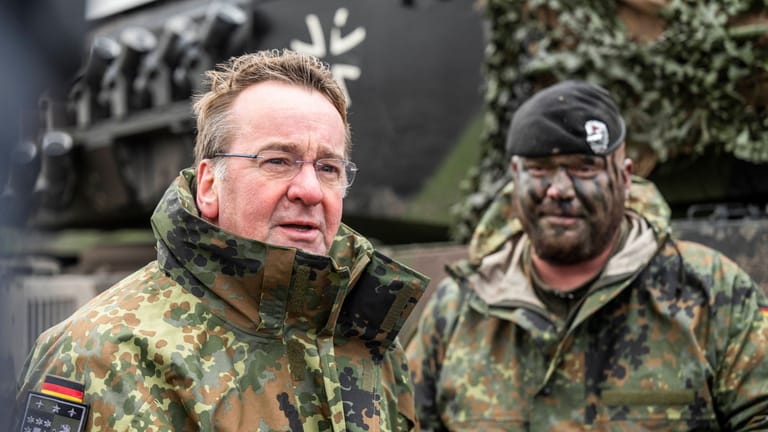 Boris Pistorius (l.): Der neue Verteidigungsminister muss die Bundeswehr schnell reformieren.