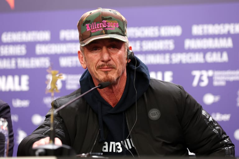Sean Penn spricht über "Superpower" und den ukrainischen Präsidenten.