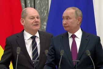 Olaf Scholz zu Besuch bei Wladimir Putin am 15. Februar 2022
