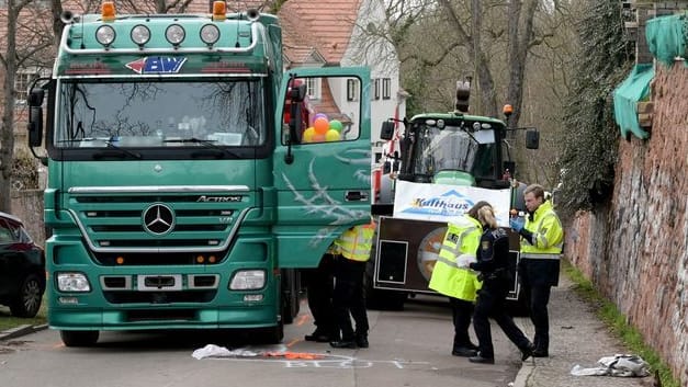 Die Unfallstelle: Hier wurde die Frau von dem Laster erfasst und überrollt.