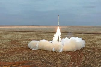 Videostandbild einer russischen Iskander-K-Rakete (Archivbild): Russland und die USA besitzen 89 Prozent aller Atomwaffen.