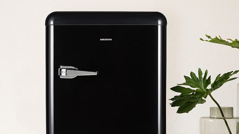 Amazon feiert die Coupon-Party und reduziert verschiedene Produkte wie den Mini-Kühlschrank von Medion radikal.