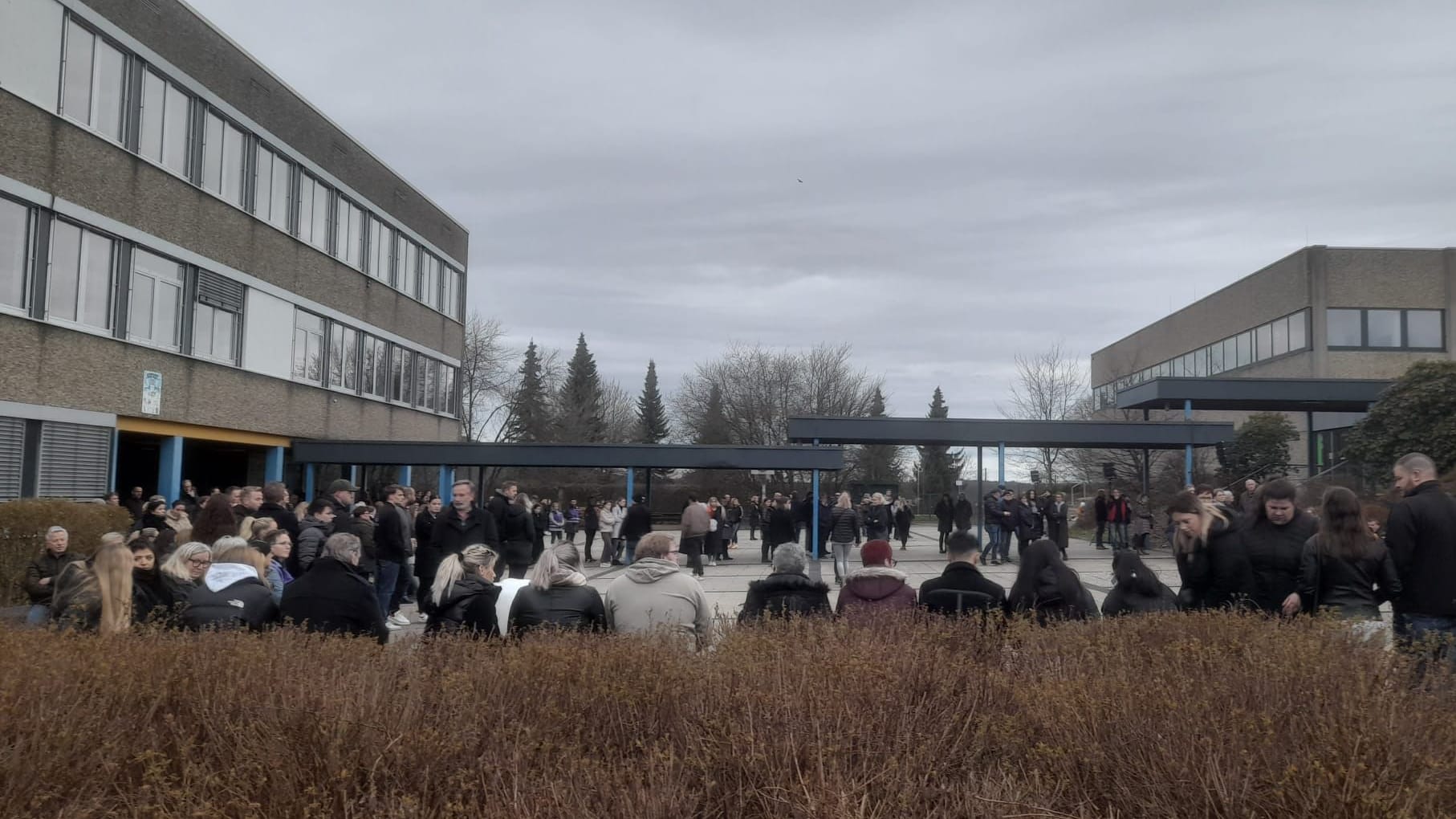 Trauerfeier Freudenberg Schulgebäude getötete Luise