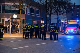 In einer Bar im Grevenweg in Hamburg ist am Wochenende ein Mann getötet worden.