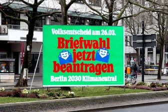 Plakat Volksentscheid am 26. März: Die Initiative wirbt besonders mit dem Abstimmen per Briefahl.