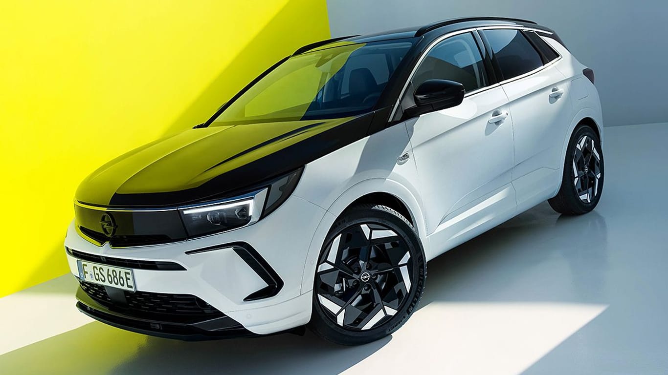 Opel Grandland GSe: Das sportliche Elektro-SUV kostet ab 57.600 Euro.