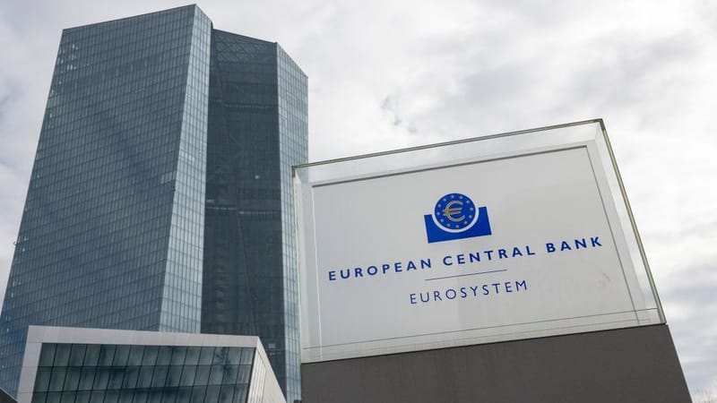 Die Europäische Zentralbank in Frankfurt: Die Notenbank hebt den Leitzins nochmals an. Die Europäische Zentralbank in Frankfurt: Die Notenbank hebt den Leitzins nochmals an.