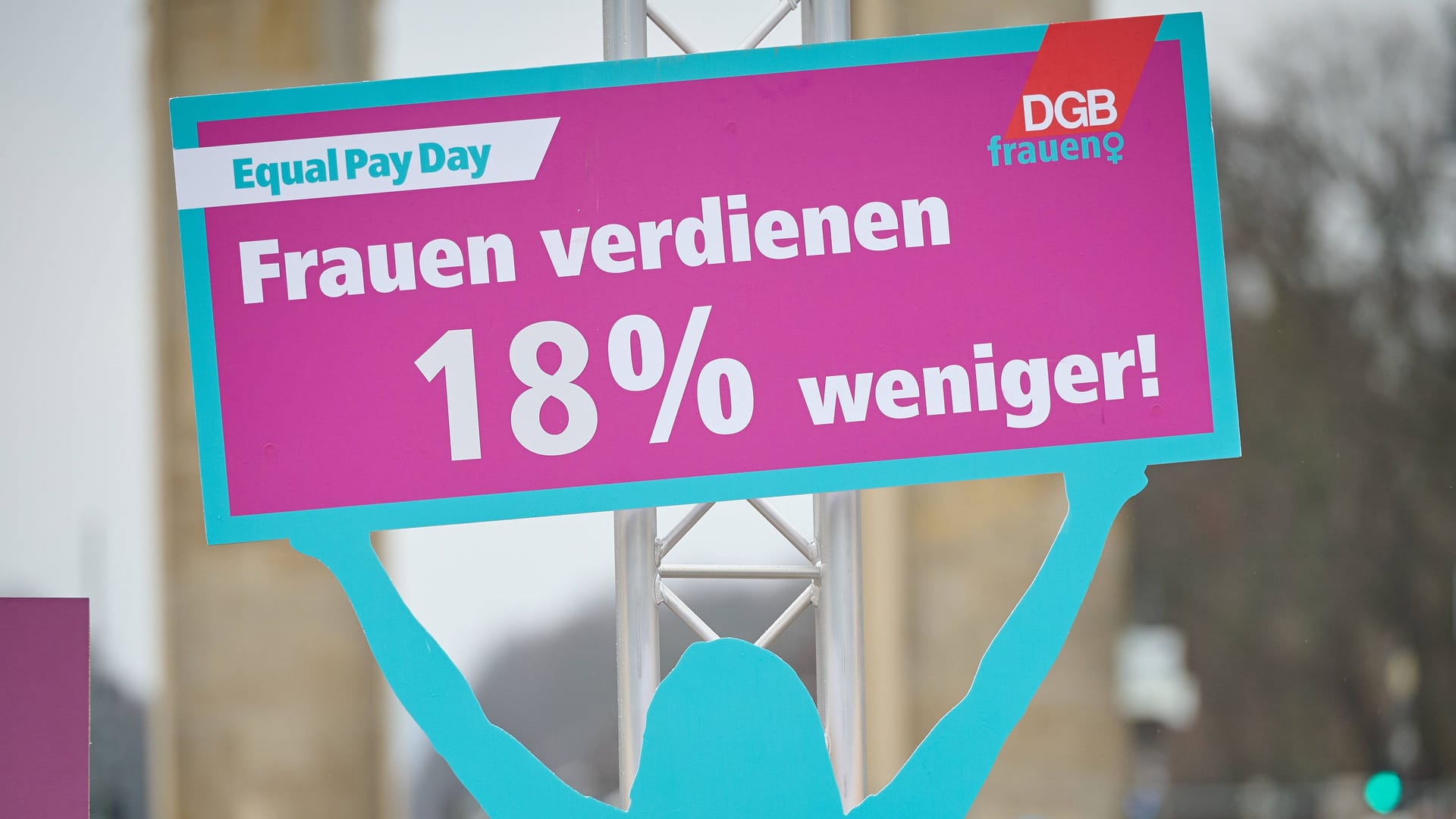 Aktion des Deutschen Gewerkschaftsbundes zum Equal Pay Day: "Frauen verdienen 18 Prozent weniger"