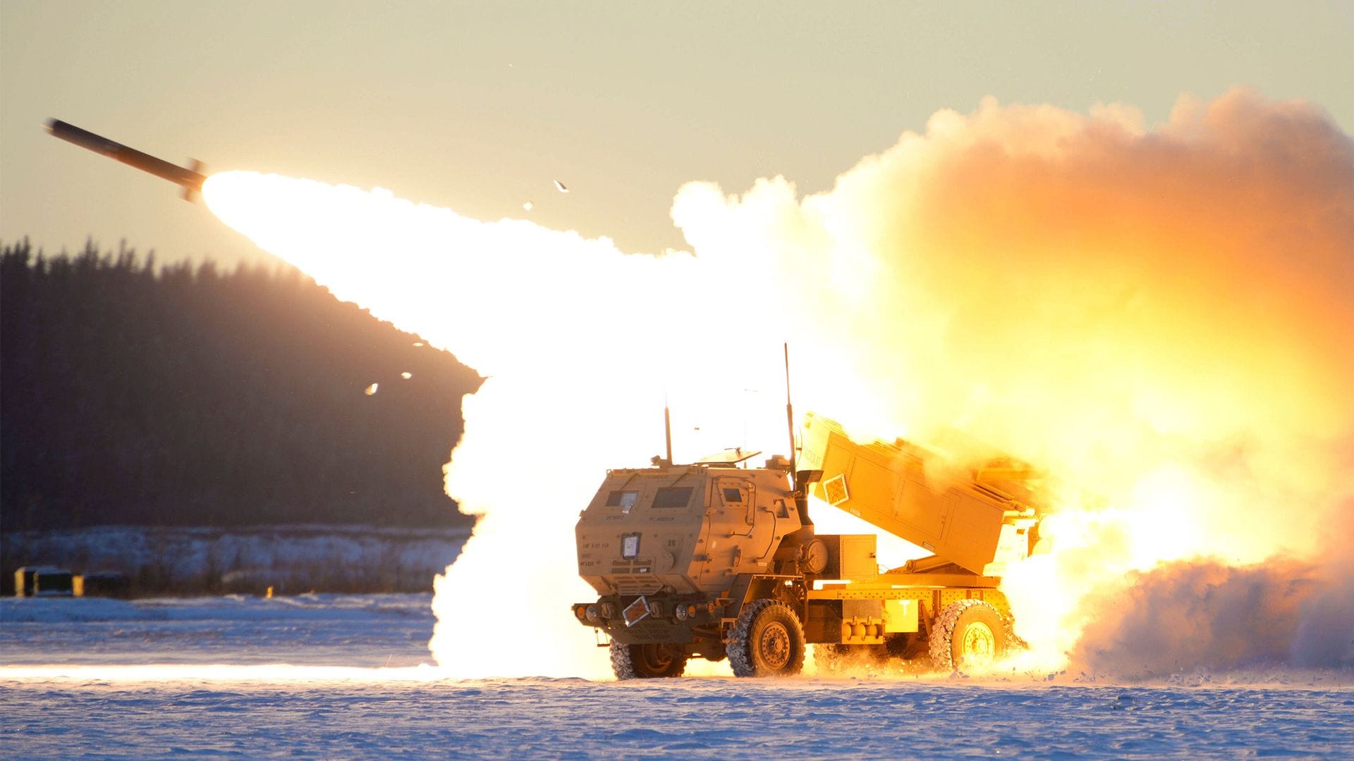 Ein Himars-Mehrfachraketenwerfer (Symbolbild): Die Ukraine ruft nach wesentlich mehr Waffenhilfe.