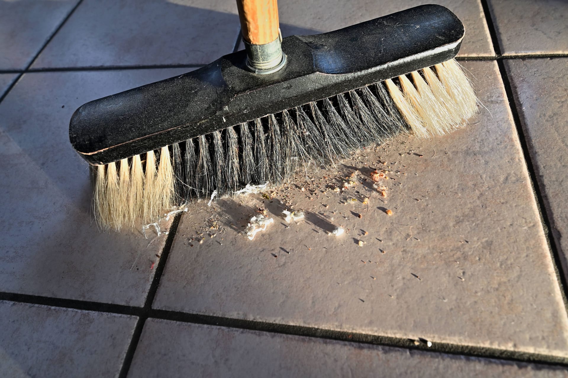 Frühjahrsputz kann krank machen: Zu bestimmten Arbeiten werden Handschuhe und Maske empfohlen.