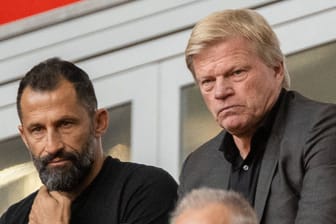 Hasan Salihamidzic (l.) neben Oliver Kahn: Die Bayern-Bosse haben sich von ihrem Trainer getrennt.