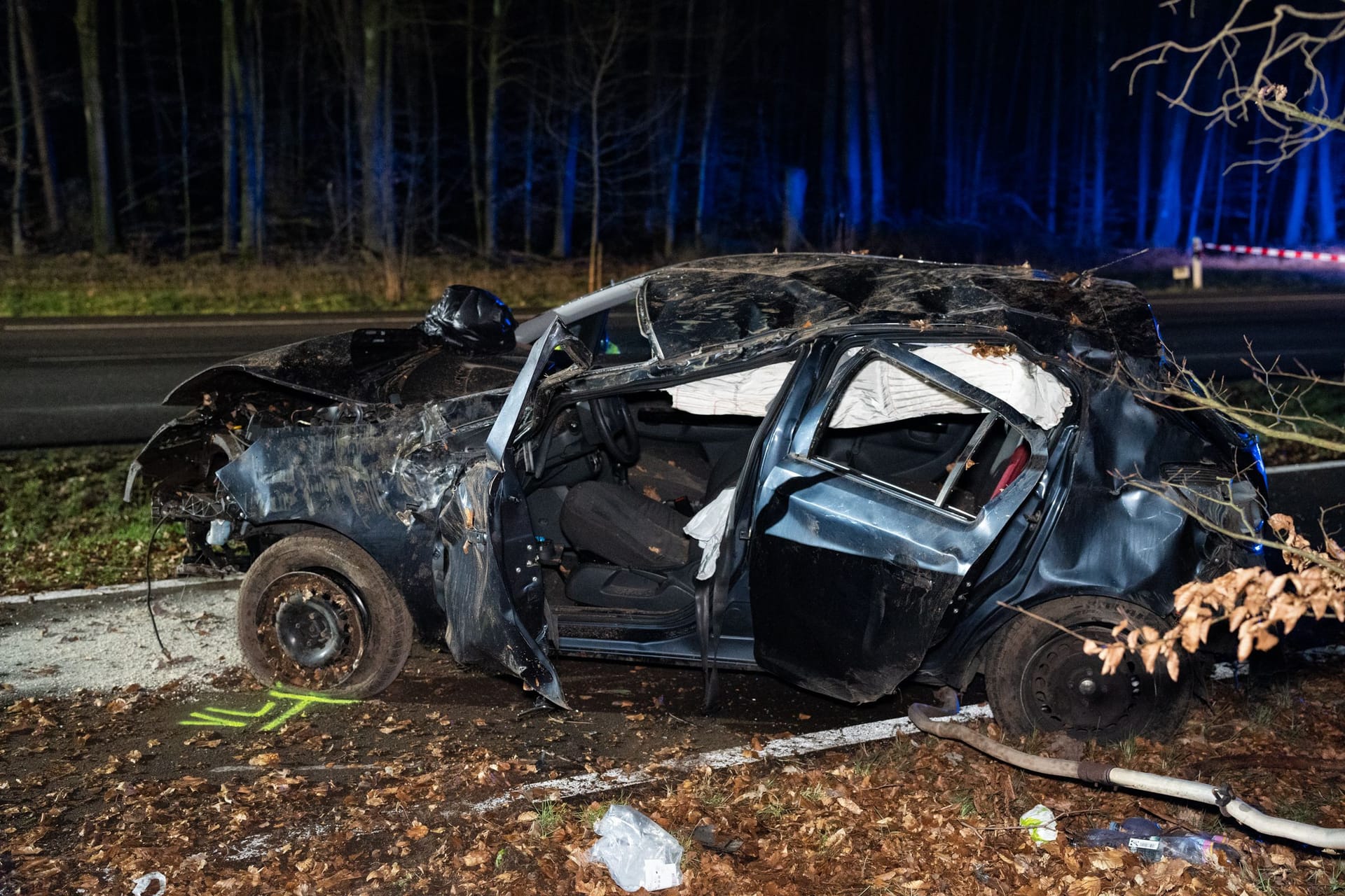 Der Unfallwagen: Die Strecke in Richtung Dietzenbach musste für rund zwei Stunden voll gesperrt werden.