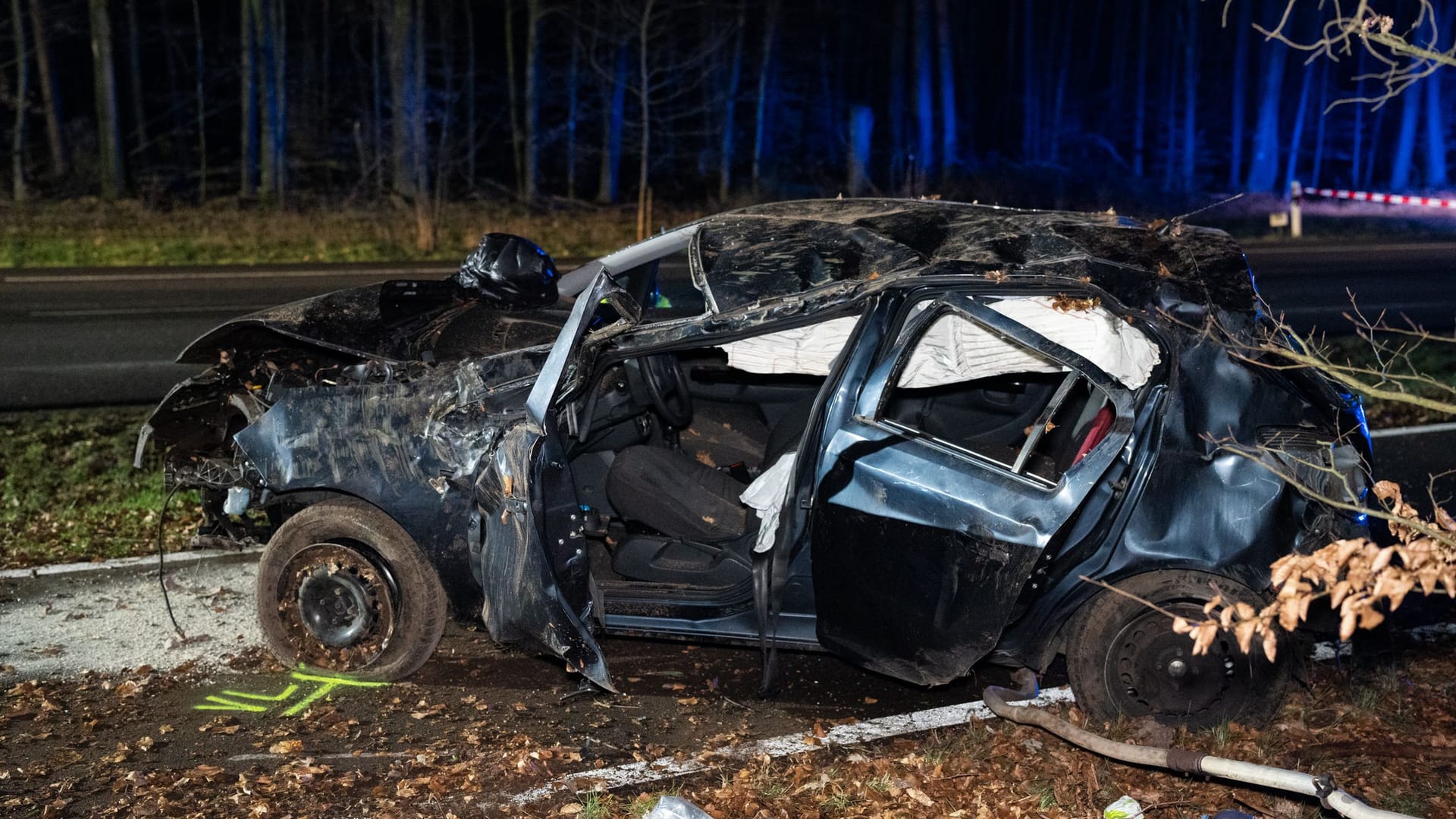 Der Unfallwagen: Die Strecke in Richtung Dietzenbach musste für rund zwei Stunden voll gesperrt werden.