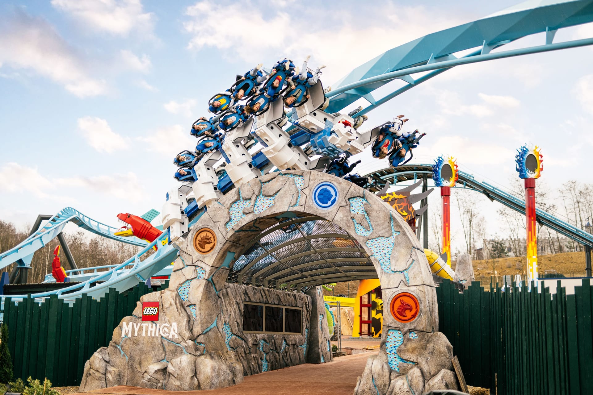 Achterbahn im Legoland Günzburg: Vergangenes Jahr kam es dort zu einem Unglück, nun beginnt die neue Saison.