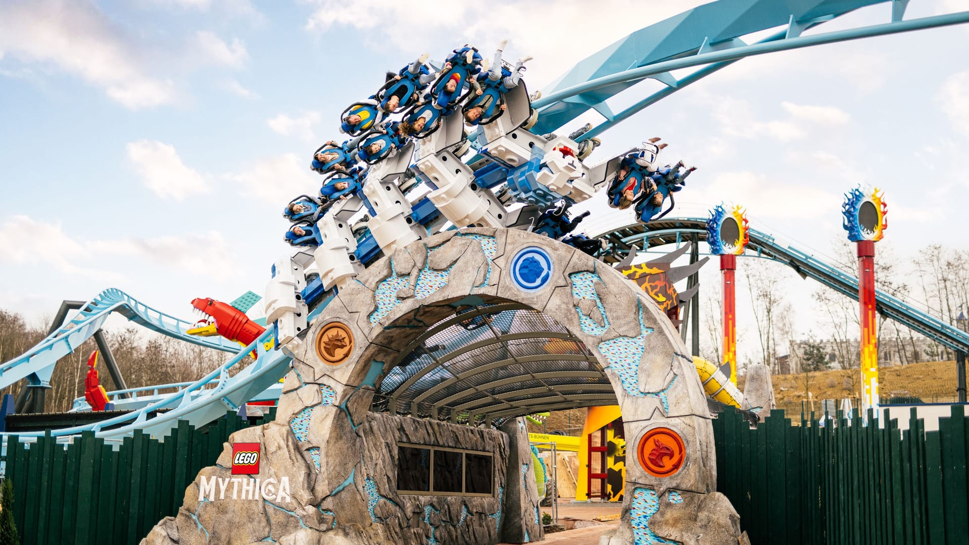 Achterbahn im Legoland Günzburg: Vergangenes Jahr kam es dort zu einem Unglück, nun beginnt die neue Saison.