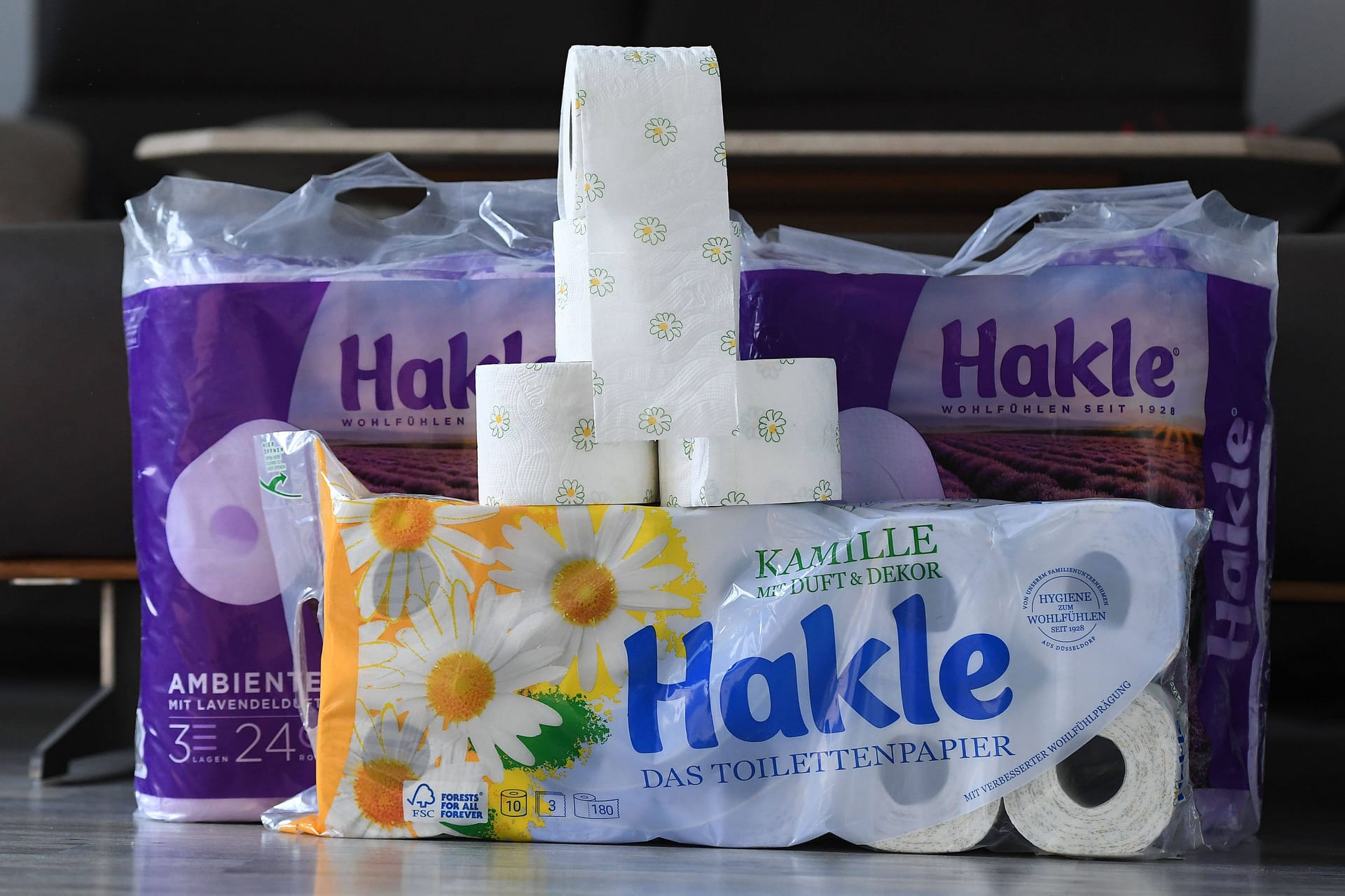 Toilettenpapier des Herstellers Hakle: Der Toilettenpapierhersteller Hakle hat ein Insolvenzverfahren in Eigenverwaltung beantragt. Toilettenpapier des Herstellers Hakle: Der Toilettenpapierhersteller Hakle hat ein Insolvenzverfahren in Eigenverwaltung beantragt.