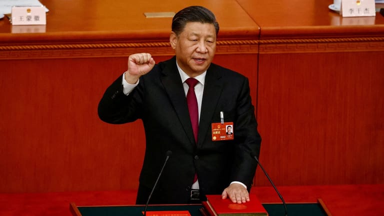 Der chinesische Präsident Xi Jinping bei der Vereidigung: Er wurde für eine dritte Amtszeit bestätigt.