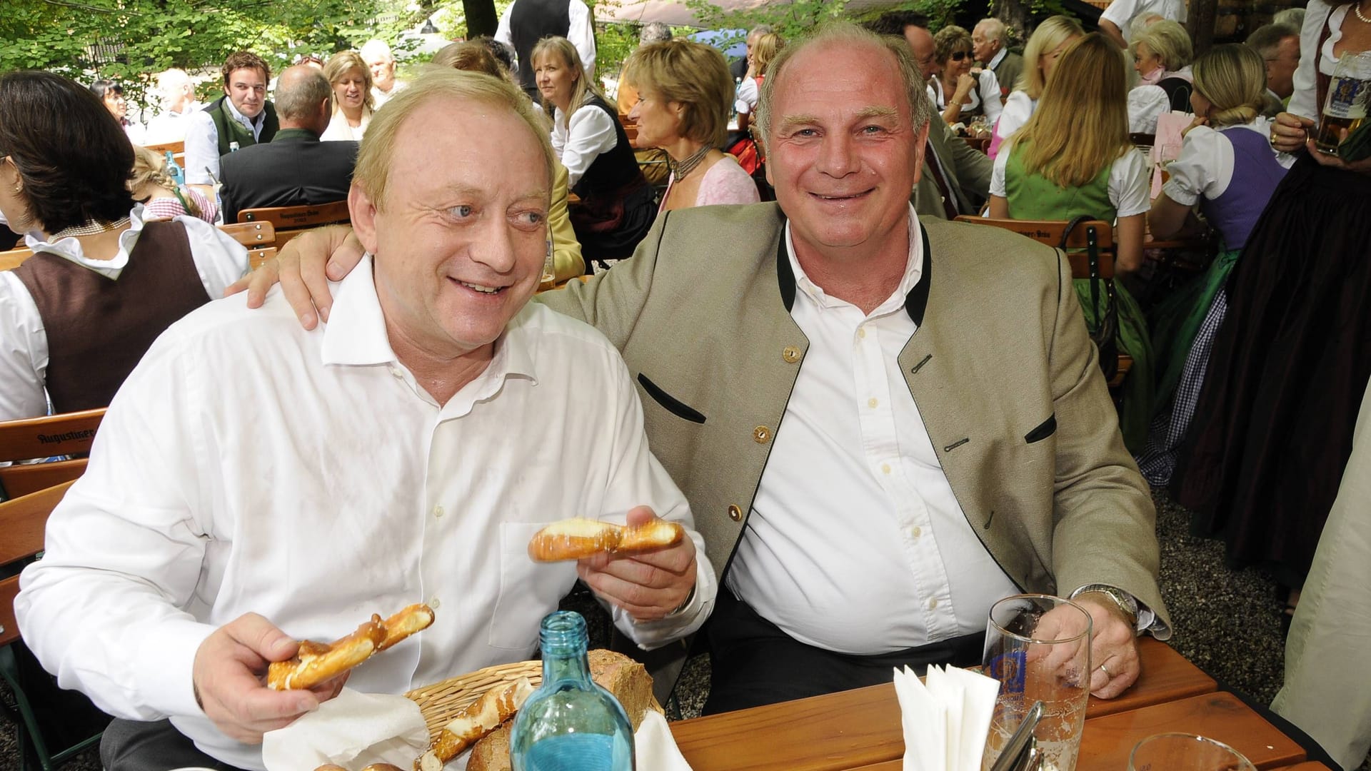 Alfons Schuhbeck ist mit dem FC Bayern eng verbunden (Archivbild): Unter anderem durch seine "Fitness"-Küche für die Bayernstars.